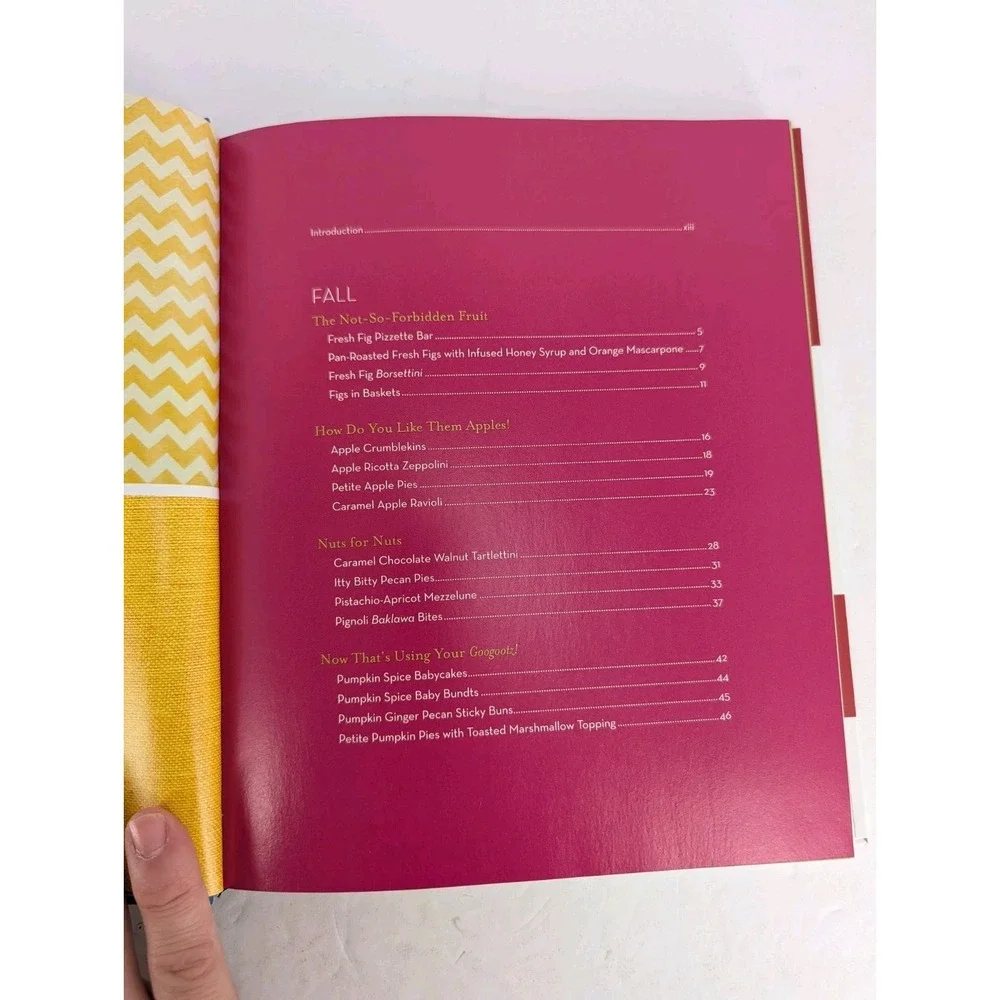Indulge : Delicious Little Desserts That Keep Life Real Sweet by Kathy Wakile...